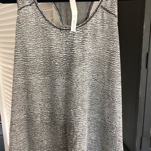 Lululemon essential tank